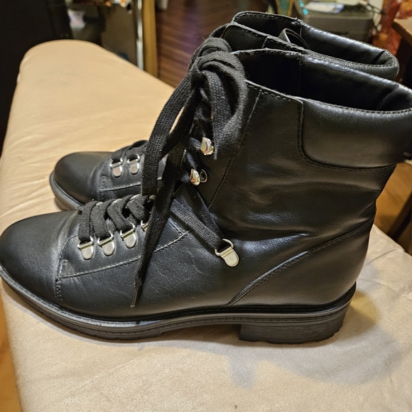 Bleecker & Bond combat boots, women's size 10 - Picture 6 of 10